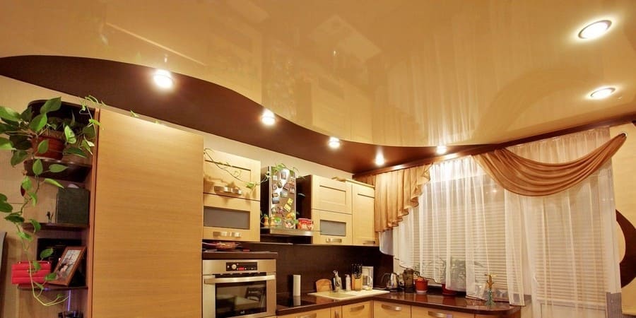 Плёночный натяжной потолок для кухни